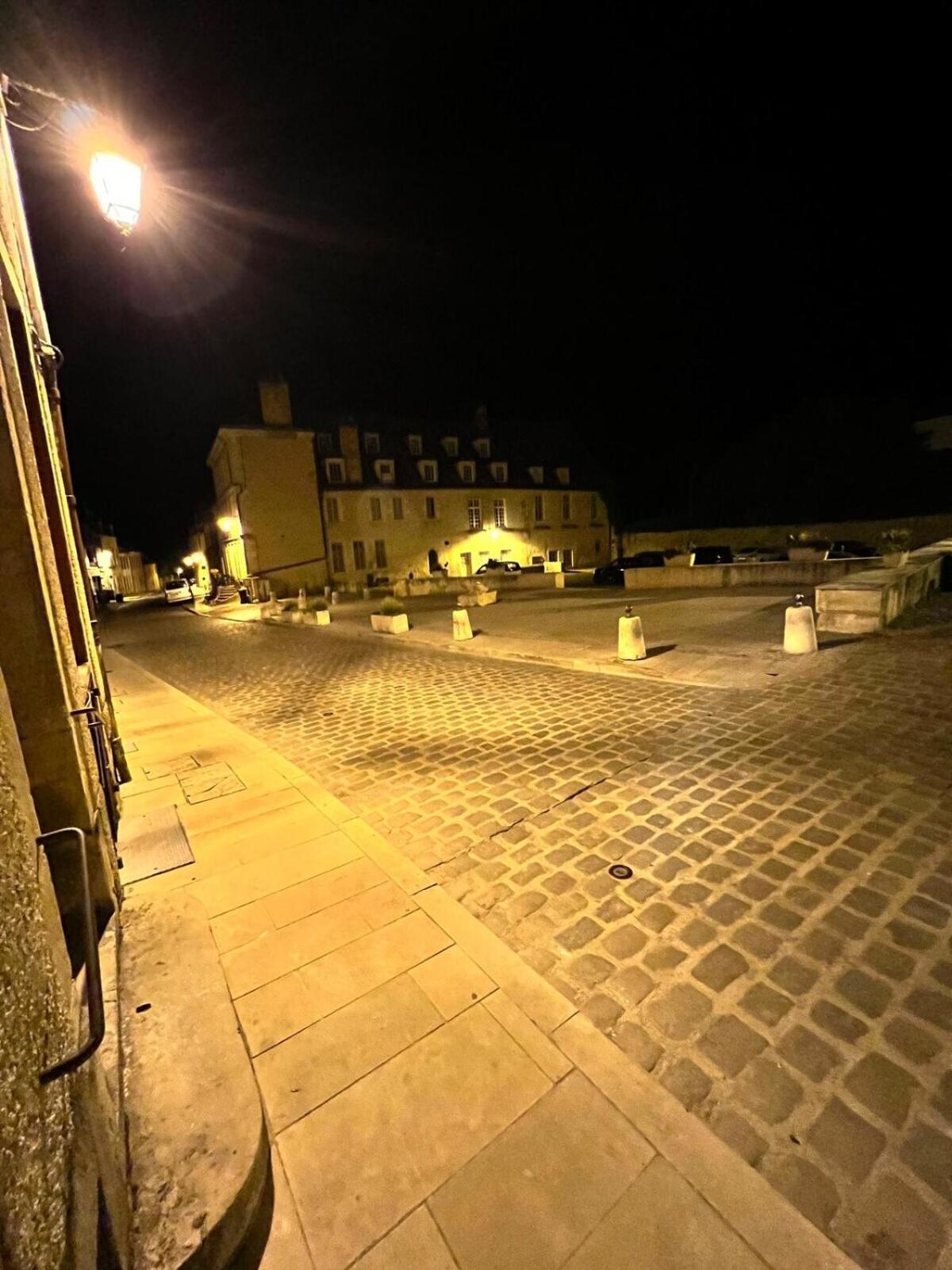 "La Grenouille" Centre Historique - Les Terres Du Roy Villa Avallon Exterior photo