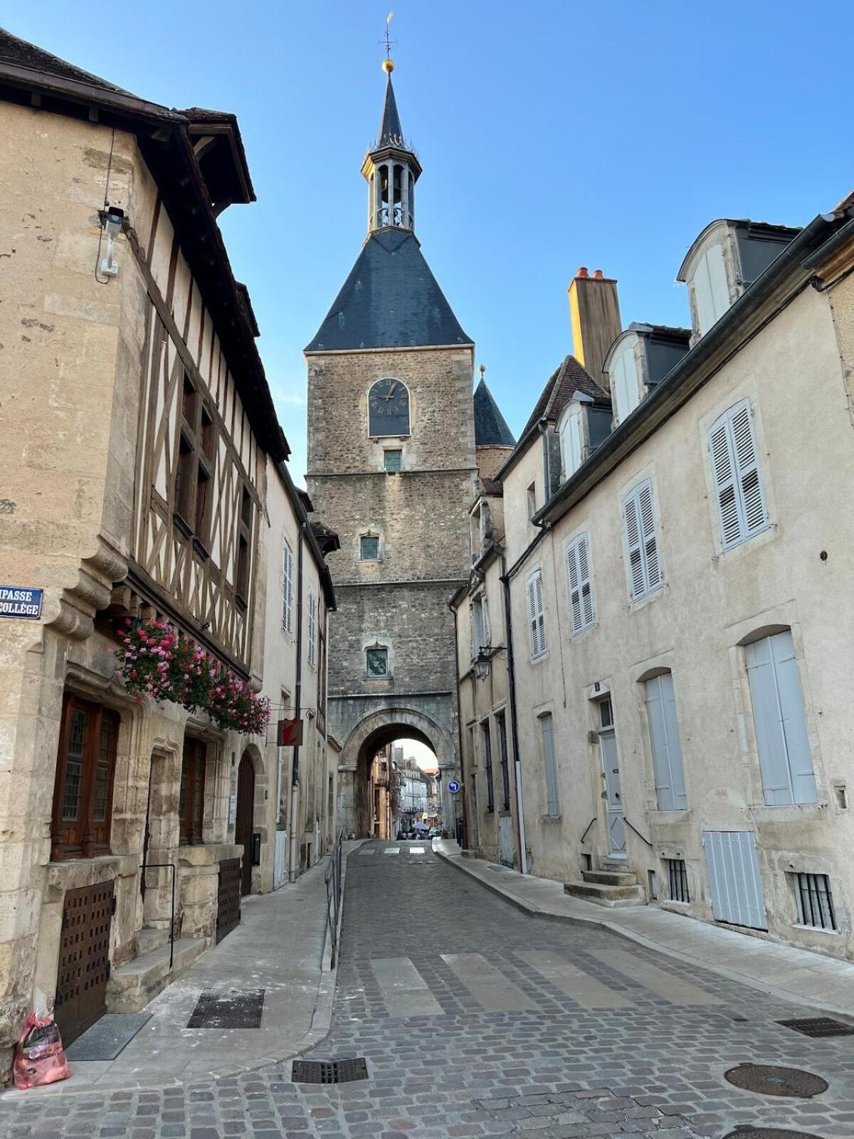 "La Grenouille" Centre Historique - Les Terres Du Roy Villa Avallon Exterior photo